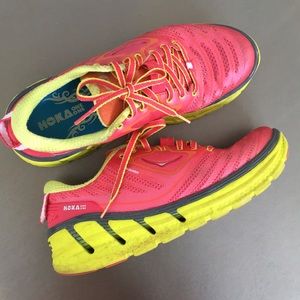 Pink Hoka One One Vanquish